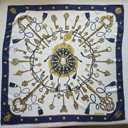 Hermès Paris Seidentuch „Les Clés“ 90x90 cm – Vintage