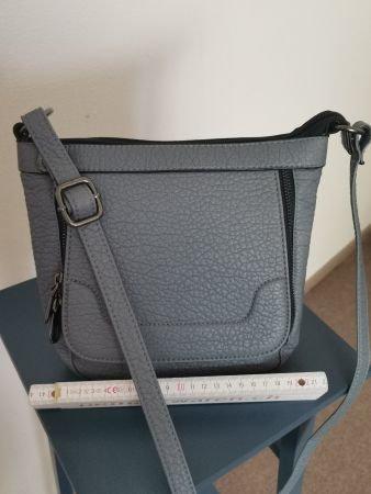 Schicke Schultertasche, Graublau, Lederoptik, Top Zustand!