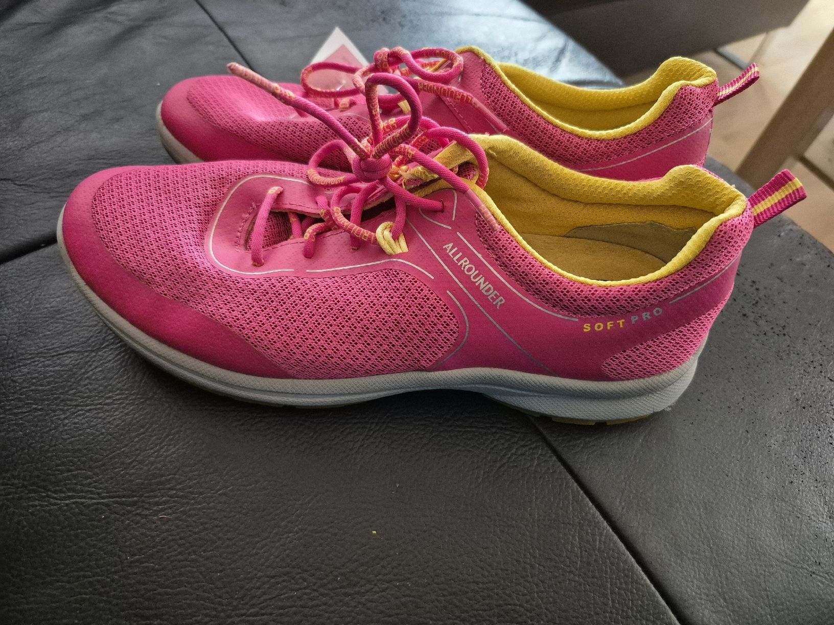 Chaussures femmes: Turnschuhe  Allrounder Grösse 38 – D'occasion à Oberweningen par Bumblebee2 1