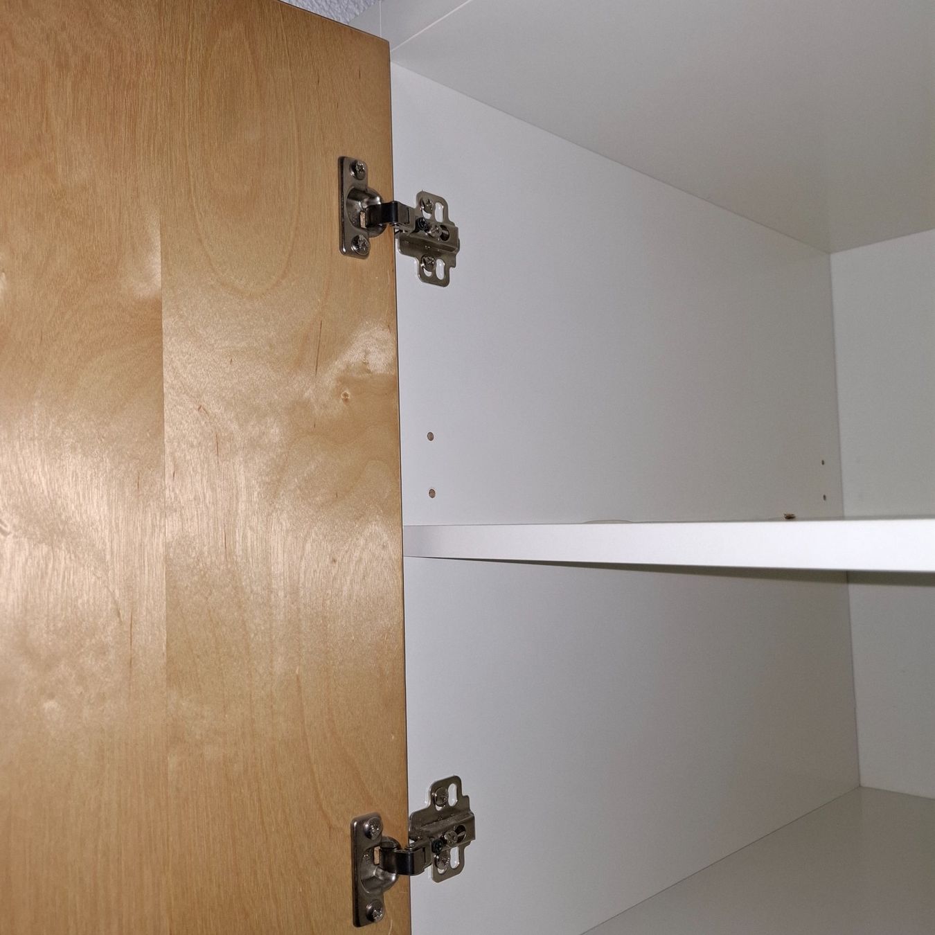 Ikea Armadi: Kleiderschrank holz/weiss – Usato da Winterthur venduto da gmarco232 4