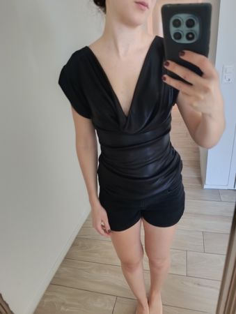 Sexy Top mit Wasserfallausschnitt Gr. S (M)