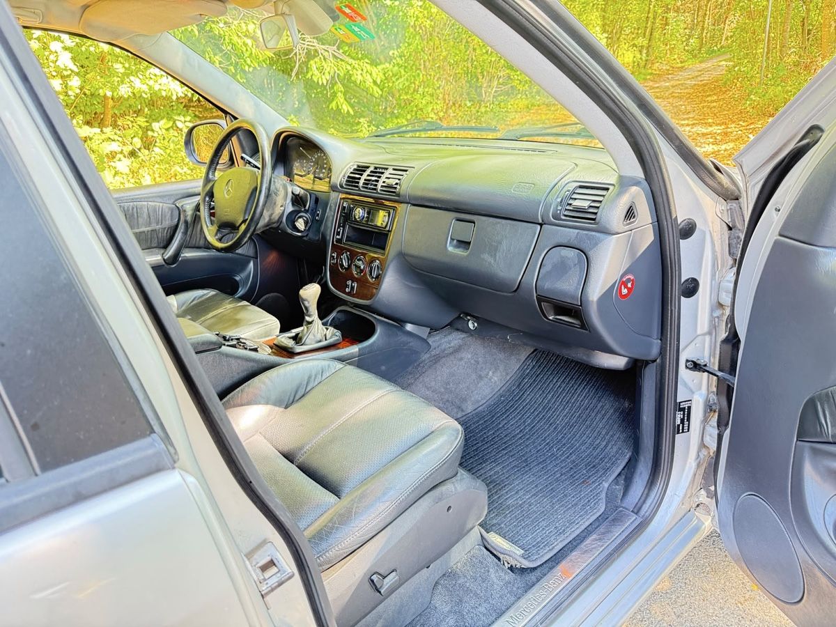 Mercedes-Benz Automobili: mercedes ml 270 cdi handschaltung – Usato da Tschugg venduto da polog41 7