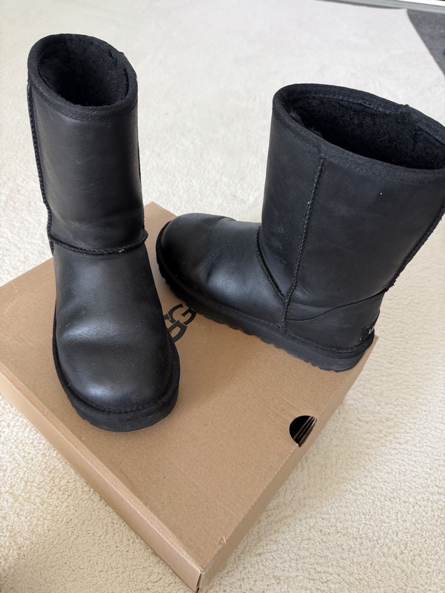 Ugg Herrenschuhe: Stivali UGG Classic Short Leather neri EU 37 – Neu (gemäss Beschreibung) aus Lugano von can_xdd8
