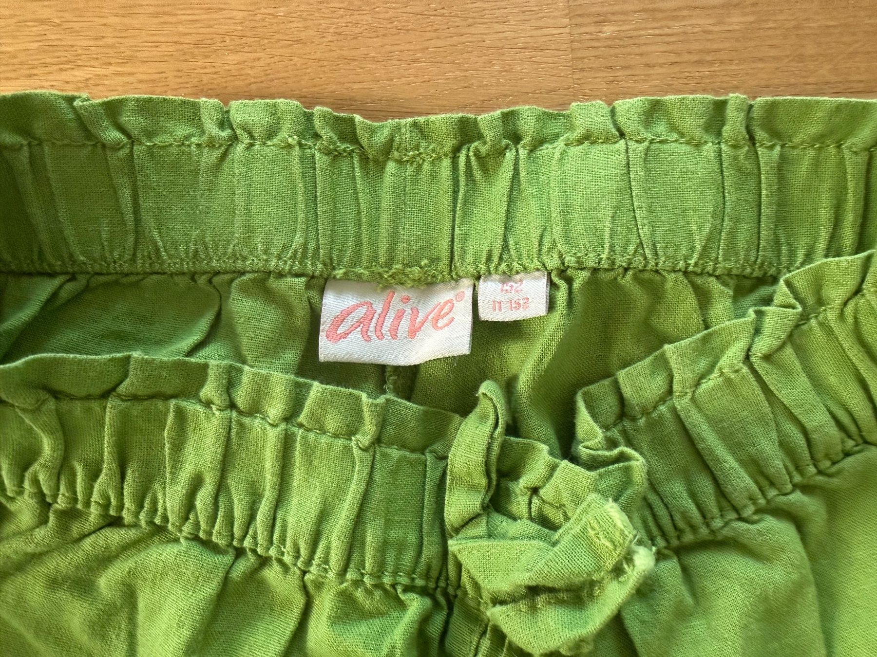 Pantaloni: Hellgrüne Sommerhosen, Grösse 152 – Usato da Hünibach venduto da rotestandem01 2