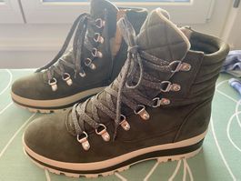 Chaussures neuves vertes t. 38 avec fermeture éclair vert