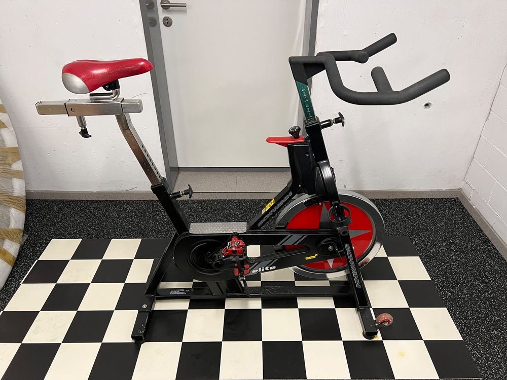 Schwinn elite deals spin bike