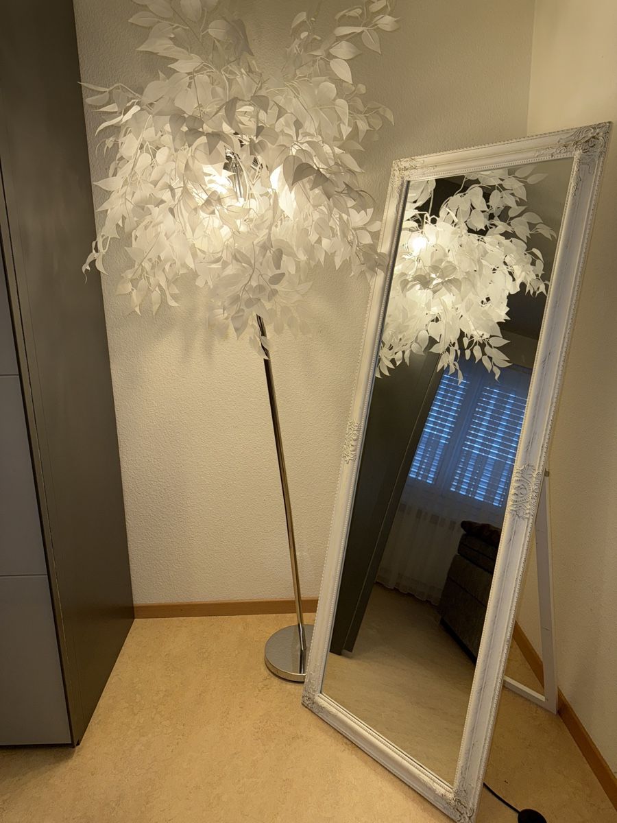 Lampade: 2x Blatt Leuchte weiss Deckenlampe + Stehlampe – Usato da Winterthur venduto da fij_f65r 1