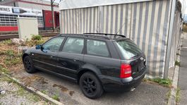 Audi A4 Avant schwarz-met. Zustand gut