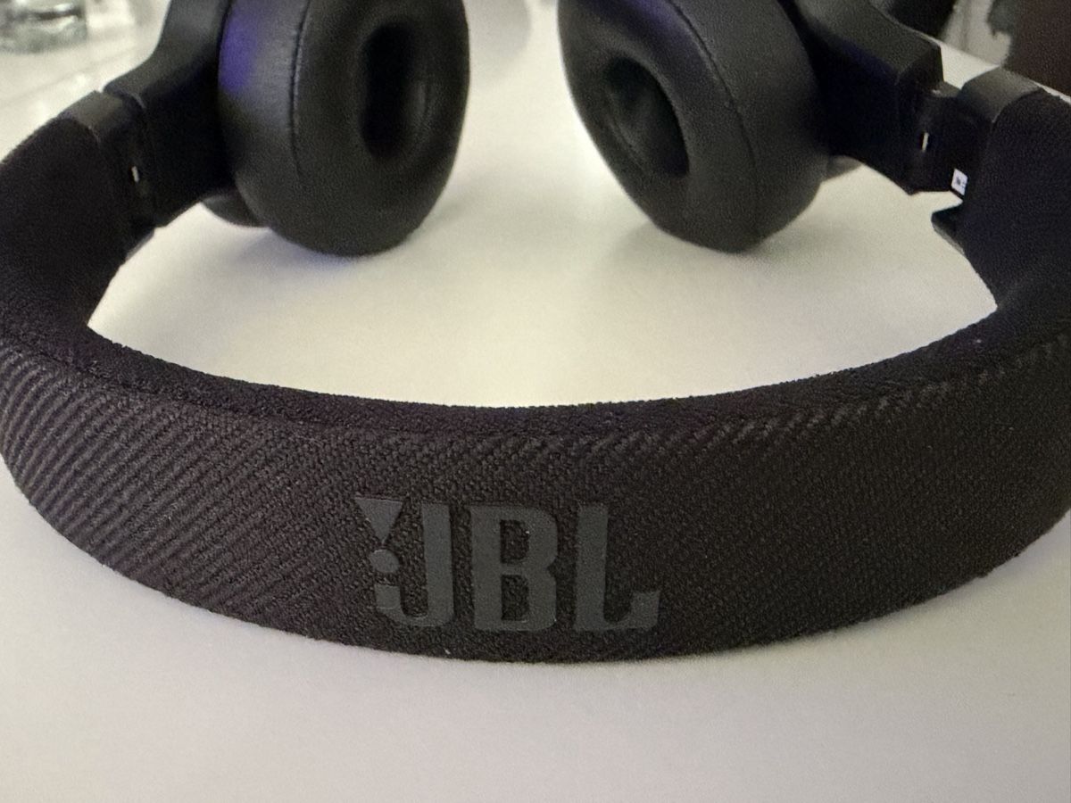 JBL Cuffie: JBL Live 670NC Kopfhörer schwarz – Usato da Jona venduto da dar_k2v9 9