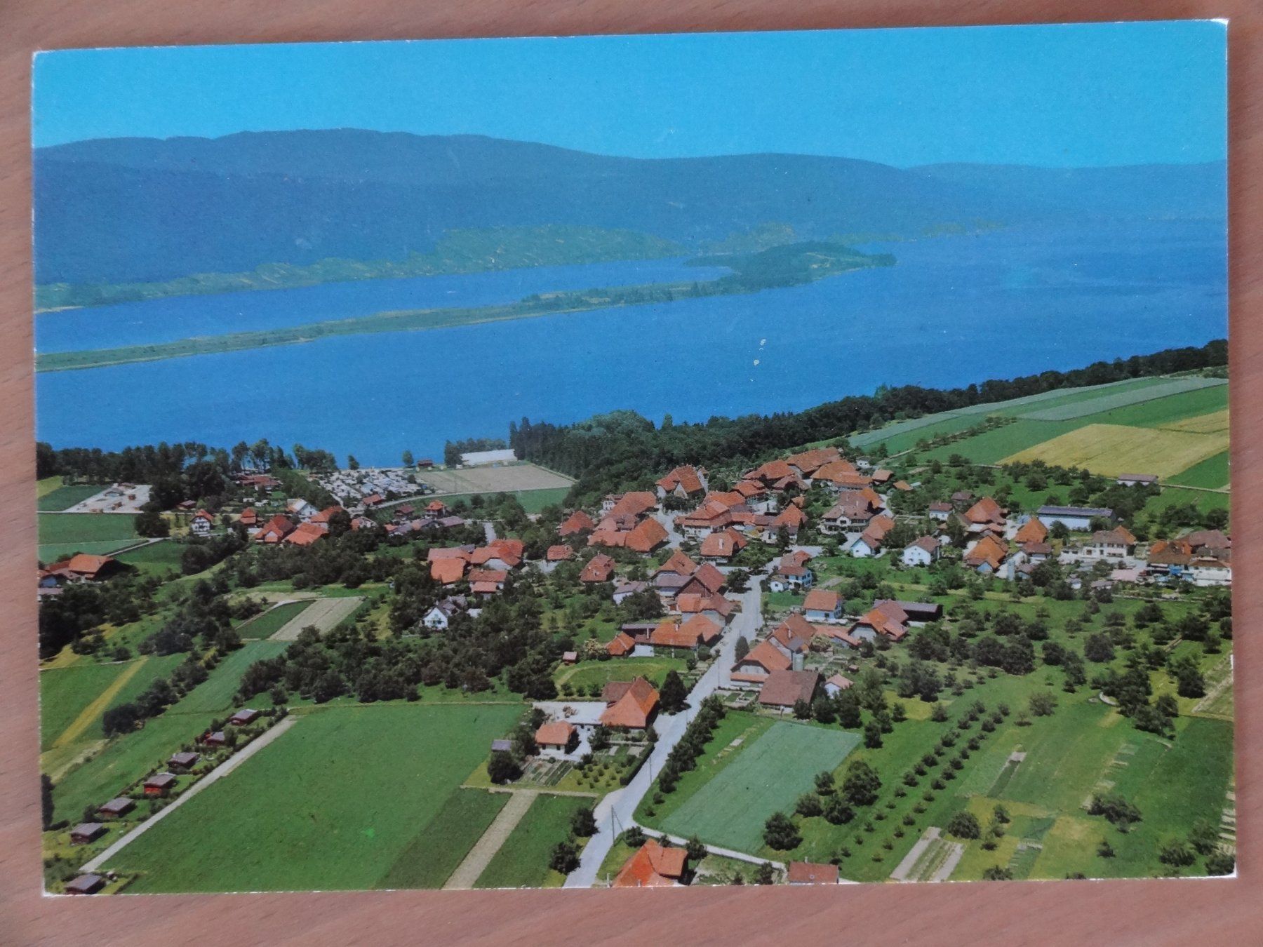 Cartoline postali: Vinelz - BE - 1975 – Usato da St Léonard venduto da Riglin