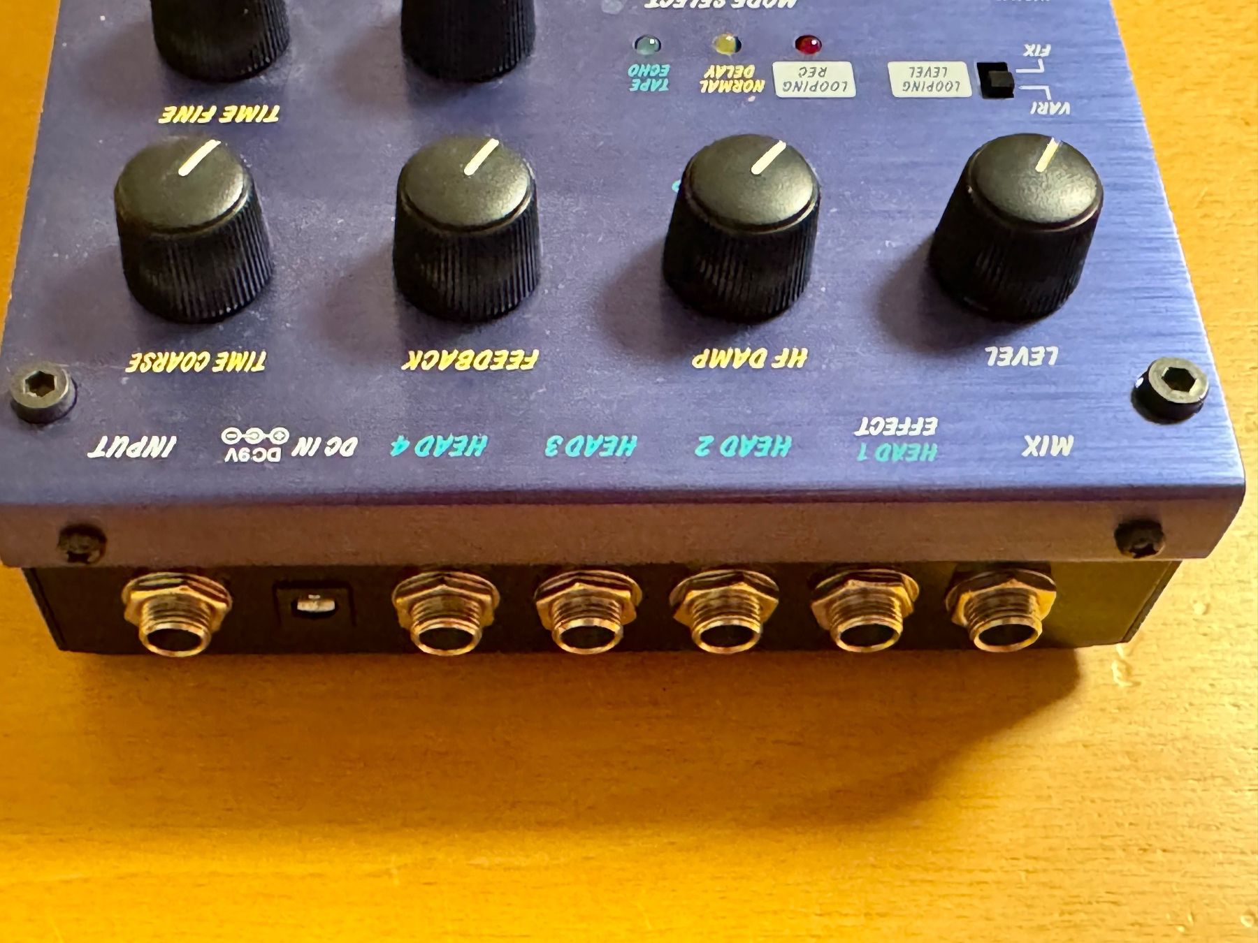 Instruments de musique: Akai Headrush E2.   Effektgerät für E-Gitarre – D'occasion à Nidau par cocodo 1