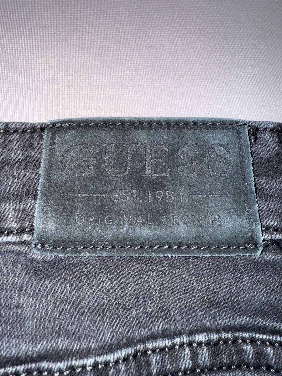 Guess Jeans: GUESS Jeans | Grösse 31, schwarz – Nuovo (secondo la descrizione) da Küsnacht ZH venduto da Wozdav 1