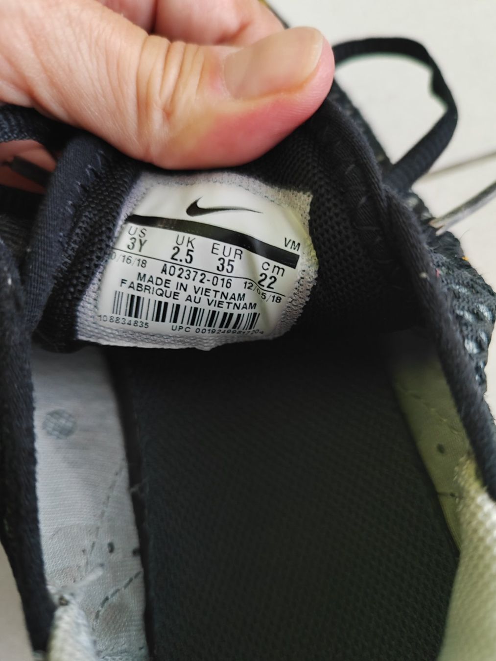 Nike Chaussures hommes: Turnschuhe Nike air 270 Gr. 35 – D'occasion à Seon par Mandes1 5