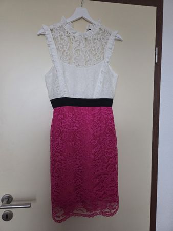 Robe en dentelle blanc et rose sans manches taille S
