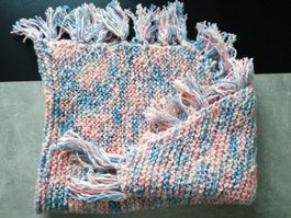 Schultertuch/Dreiecktuch gestrickt mit Fransen