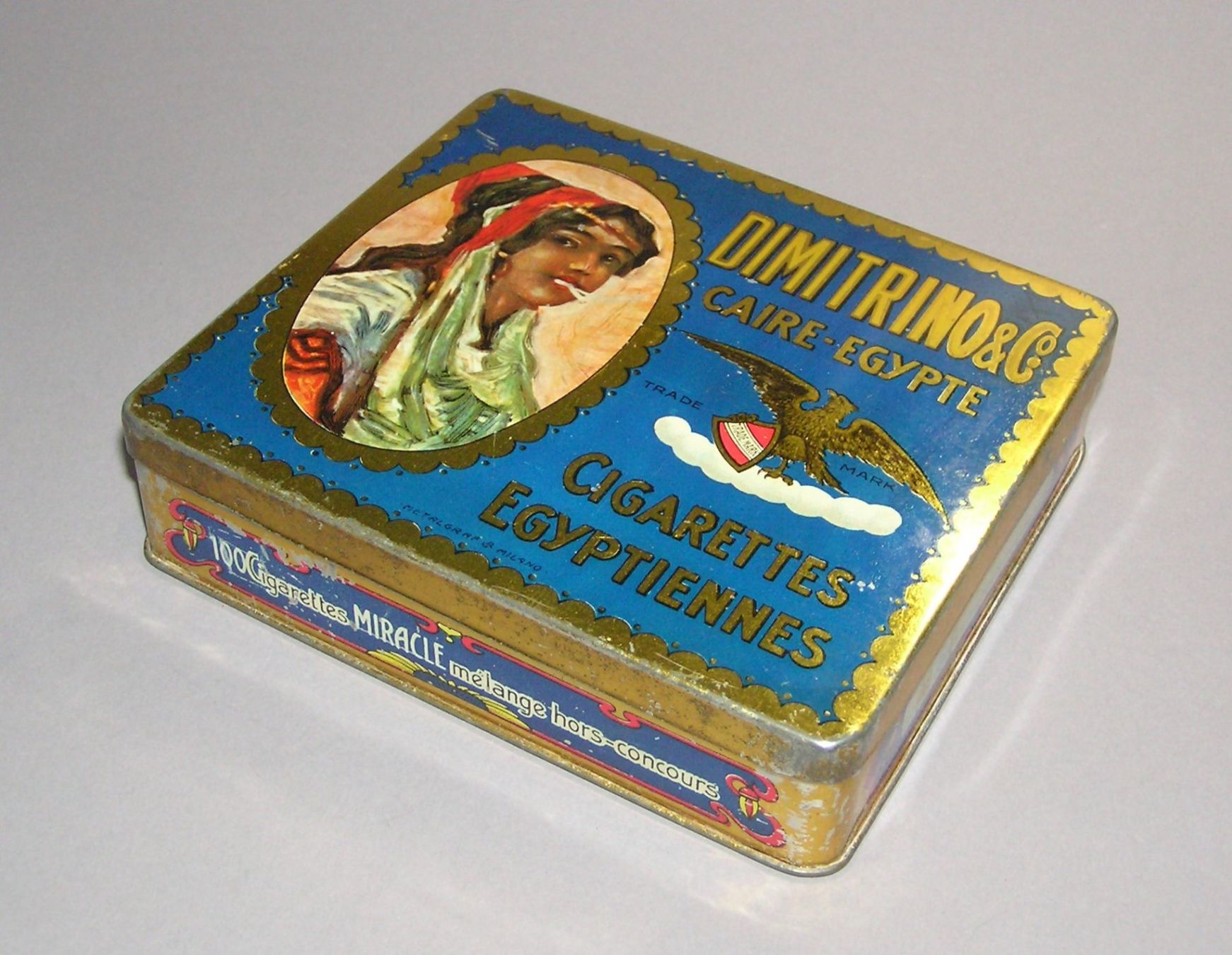 Sonstige Dekorationen & Accessoires: ALTE BLECHDOSE DOSE DIMITRINO CO. CIGARETTES EGYPTIENNES – Gebraucht aus Grenchen von  1