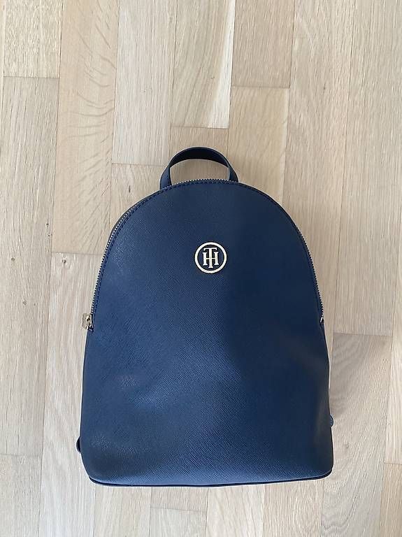 Rucksäcke: Kleiner Rucksack Tommy Hilfiger  – Gebraucht aus Röschenz von hweber56 1
