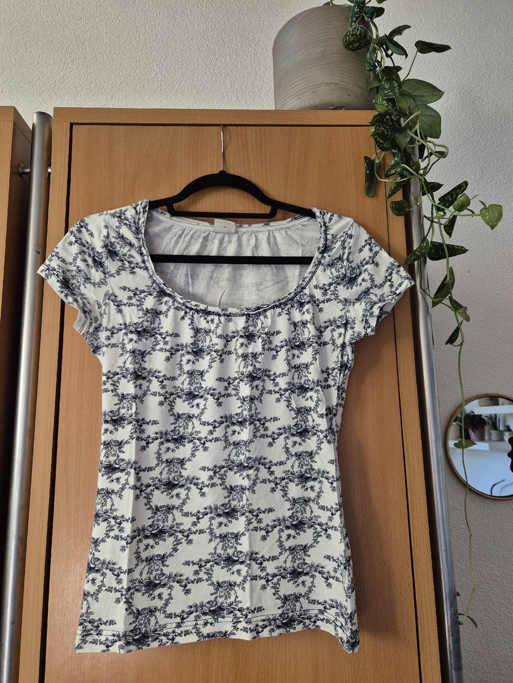 T-shirts: Tshirt – D'occasion à Gondiswil par jst_z5bz
