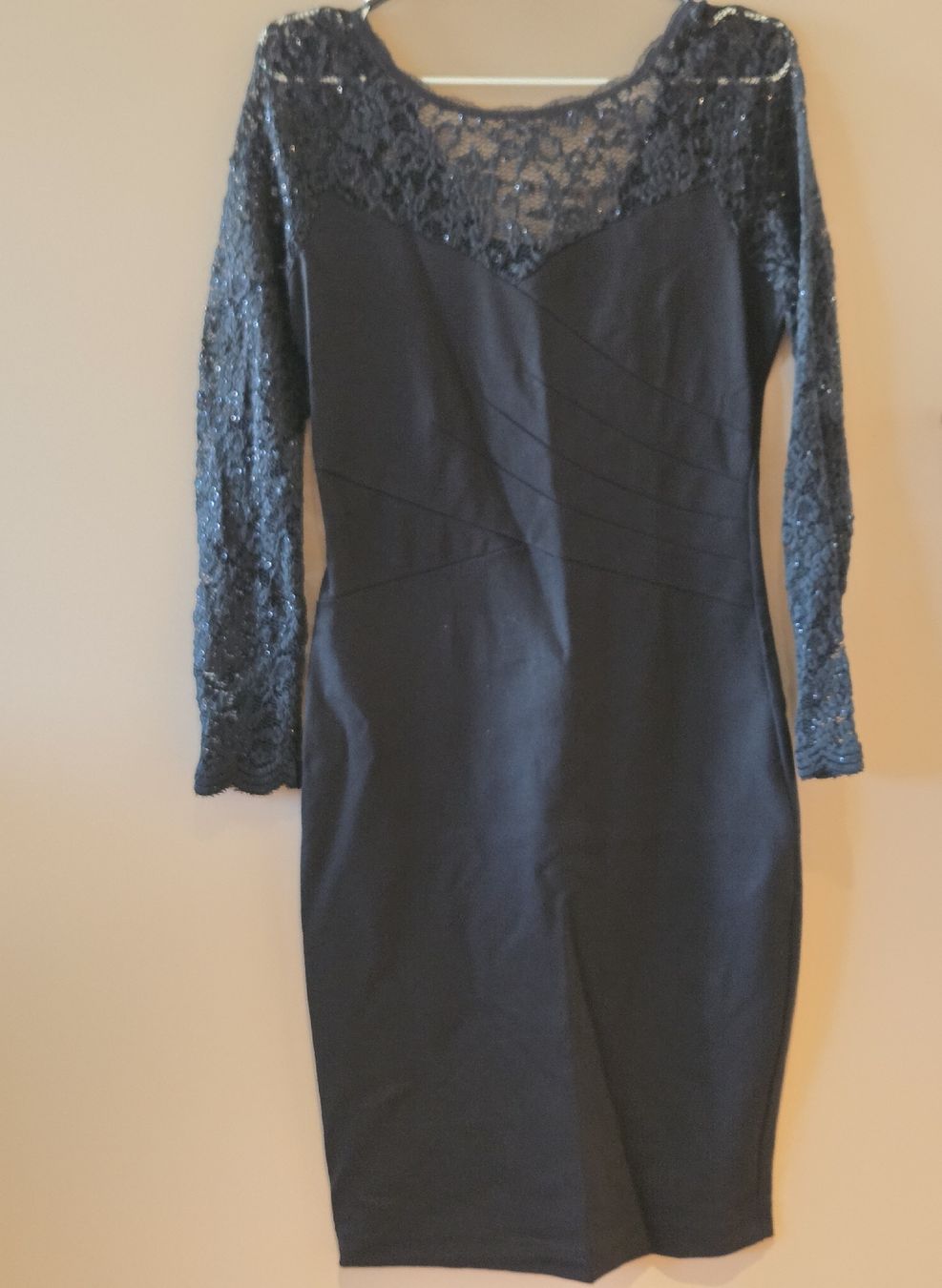 Orsay Vestiti: Elegantes schwarzes Kleid mit Spitze – Nuovo (secondo la descrizione) da Emmen venduto da GrabandGo 1