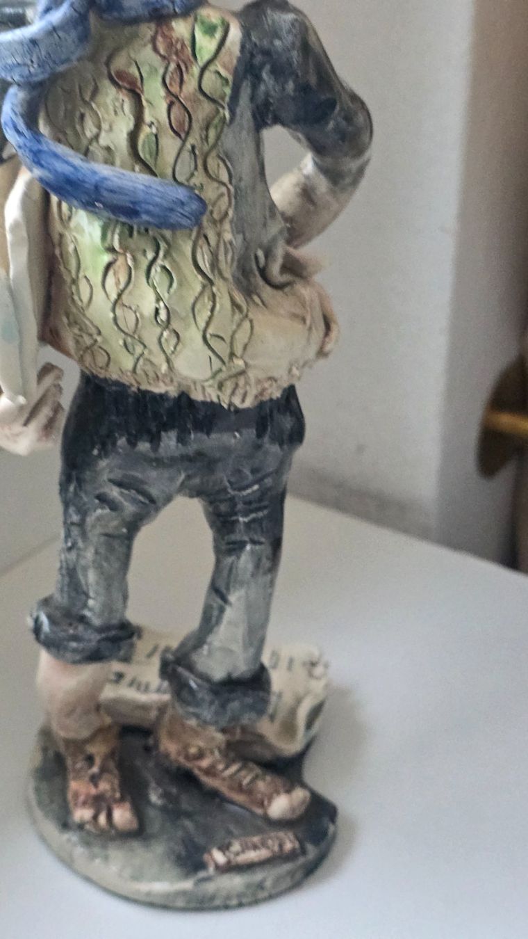 Figurines: Keramikfigur Junge mit Zeitung handgemacht – D'occasion à Wittenbach par rose_rosi 1