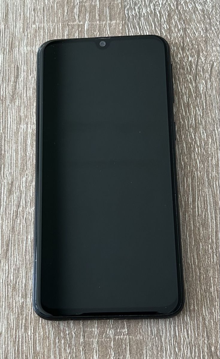 Samsung Telefoni cellulari / Smartphones: Samsung Galaxy A40, 64GB – Usato da Ennenda venduto da mar_kz98 1