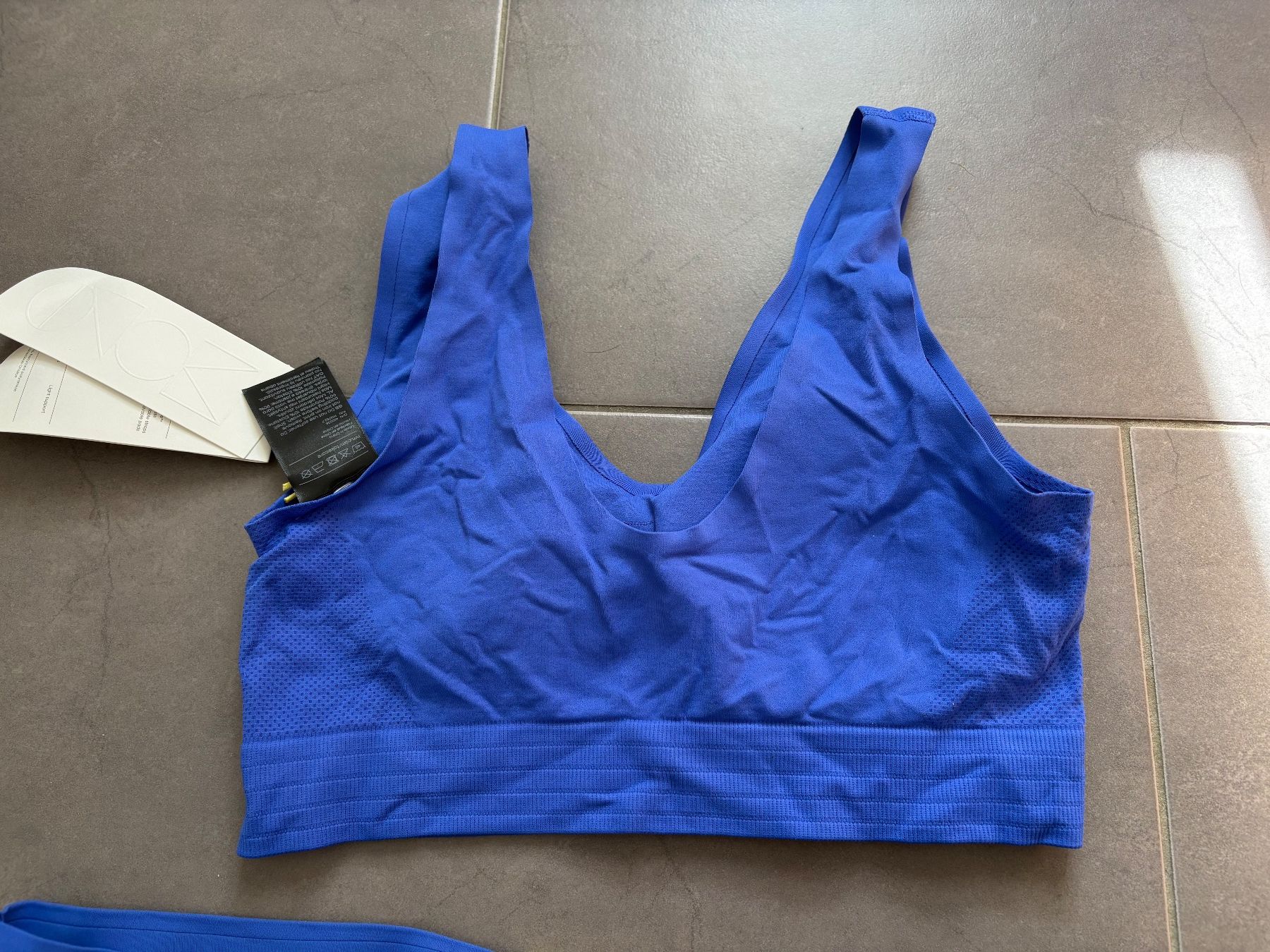 H&M Lotti di vestiti: H&M Sport Set // Grösse M – Nuovo e nell'imballaggio originale da Brittnau venduto da Arves 3