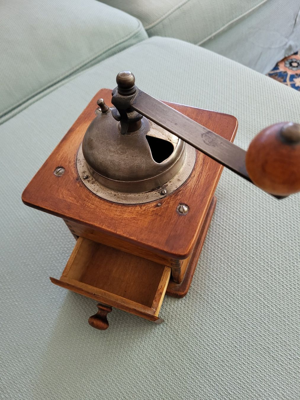 Elettrodomestici da cucina: Antike Kaffeemühle – Usato da Schaffhausen venduto da Bobi013
