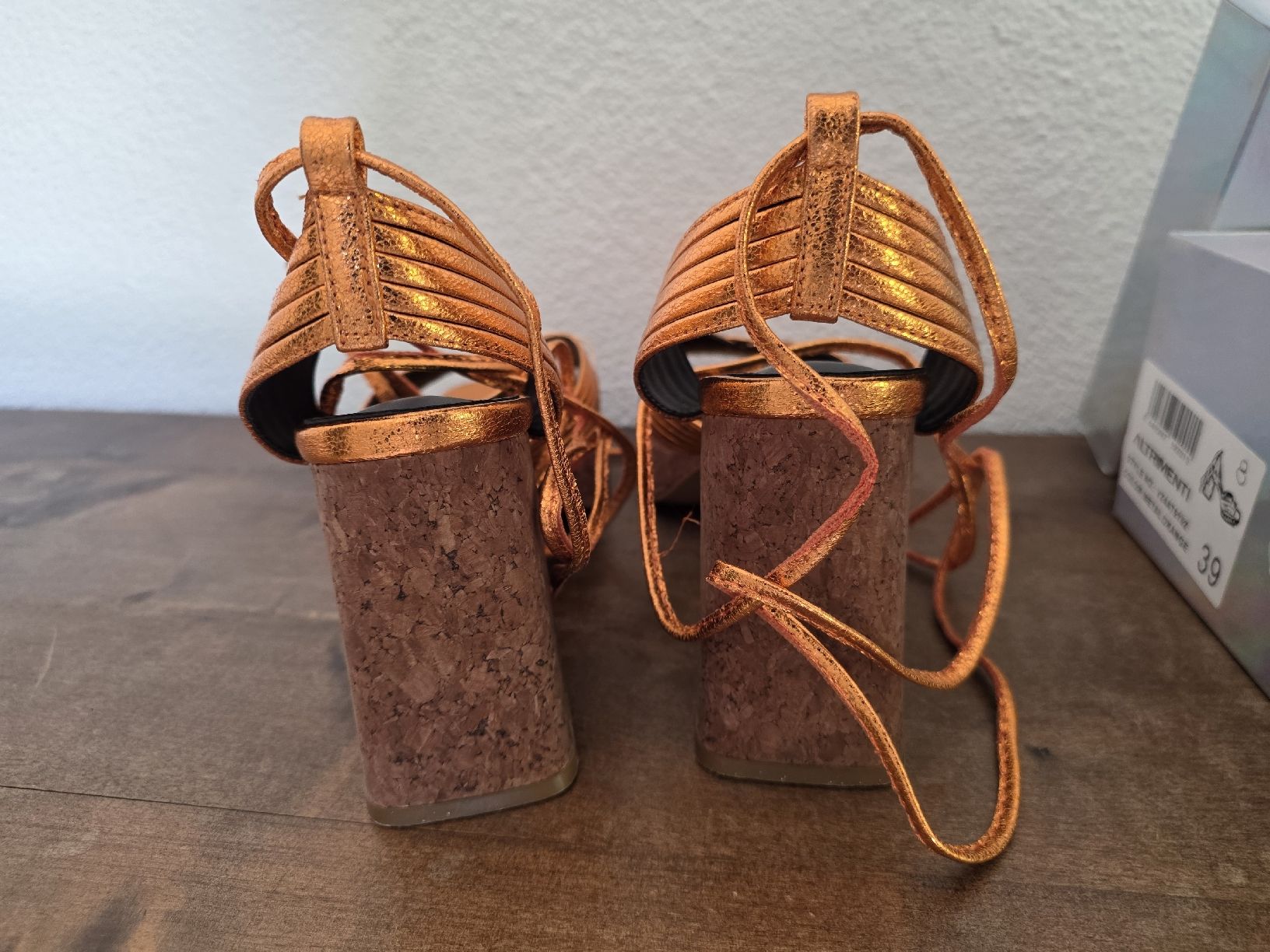 Damenschuhe: ALTRIMENTI Sandals metallic orange size 39 with box – Neu und originalverpackt aus Brüttisellen von par_8zbj 6