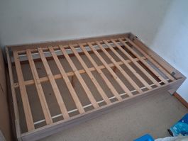Bettgestell 1,20 x 2 Meter ab CHF 1.-