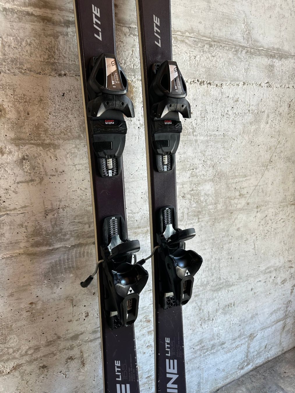 Fischer Skis: Fischer Divine Ski 165CM – D'occasion à Emmenbrücke par karkarkar 2