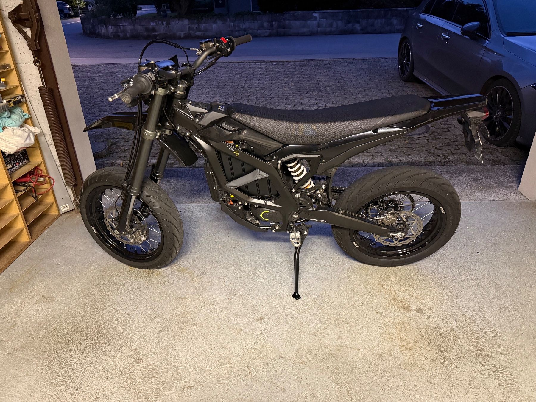 Sur-Ron Strada: Surron Ultra Bee Supermoto – Usato da Schänis venduto da sim_n9qh 2