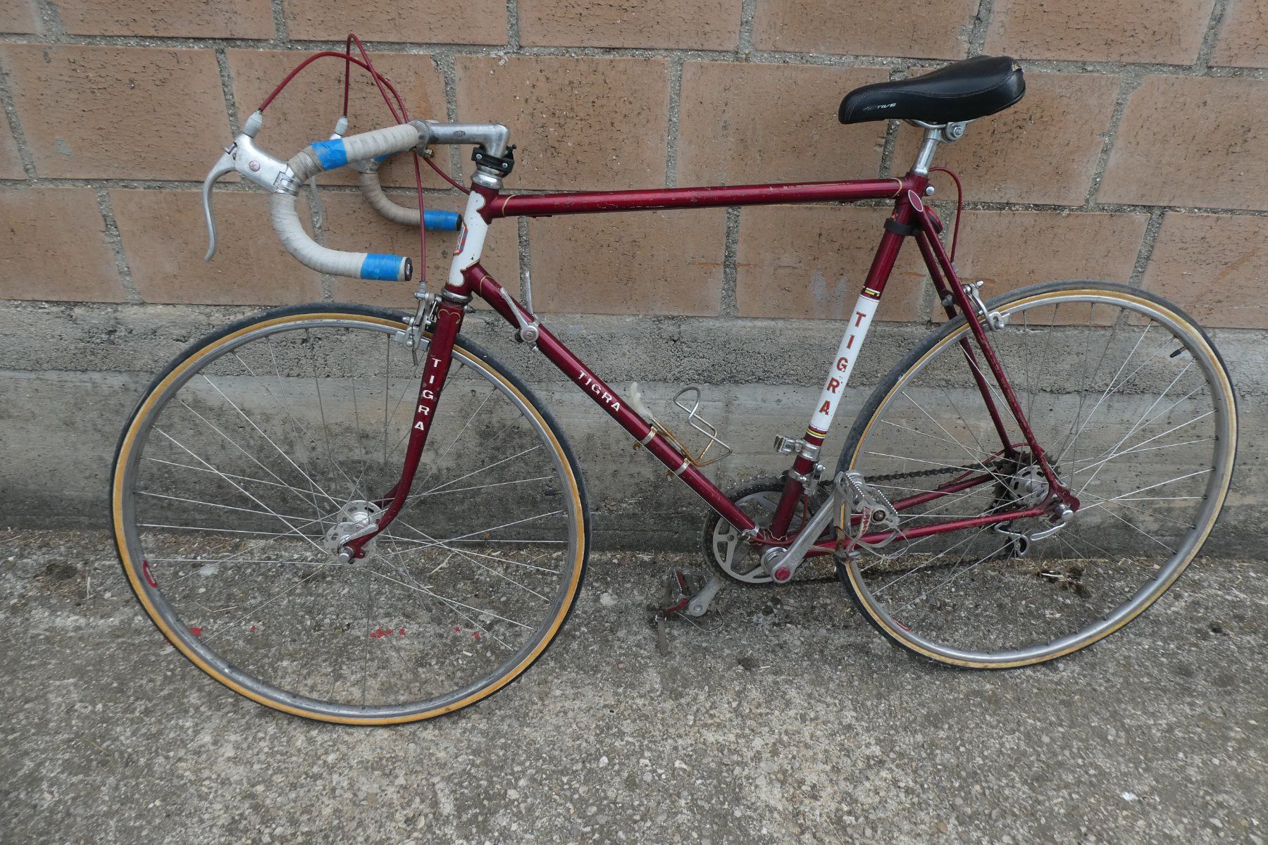 Biciclette: Jolis vélo Tigra  cours vintage – Usato da Fontaines NE venduto da monloisir