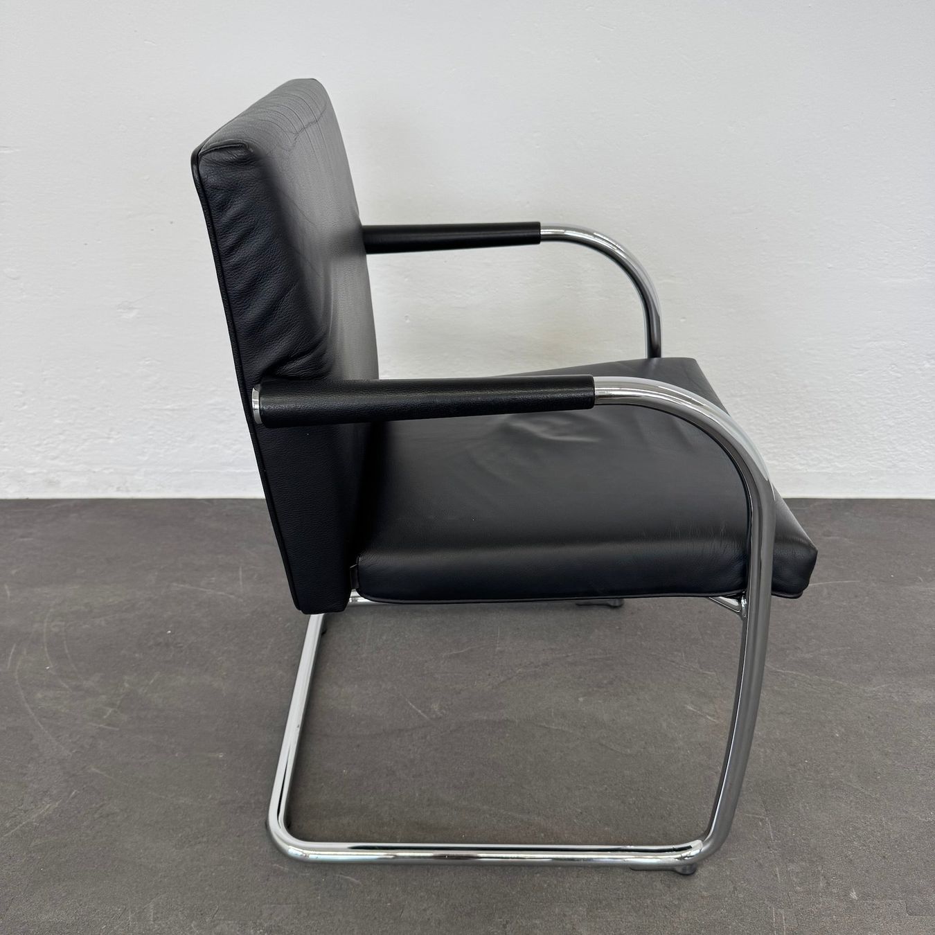 Vitra Sedie: Vitra Visasoft Freischwinger Gebrauchsspuren – Usato da Schönenwerd venduto da mcofficeshop 2