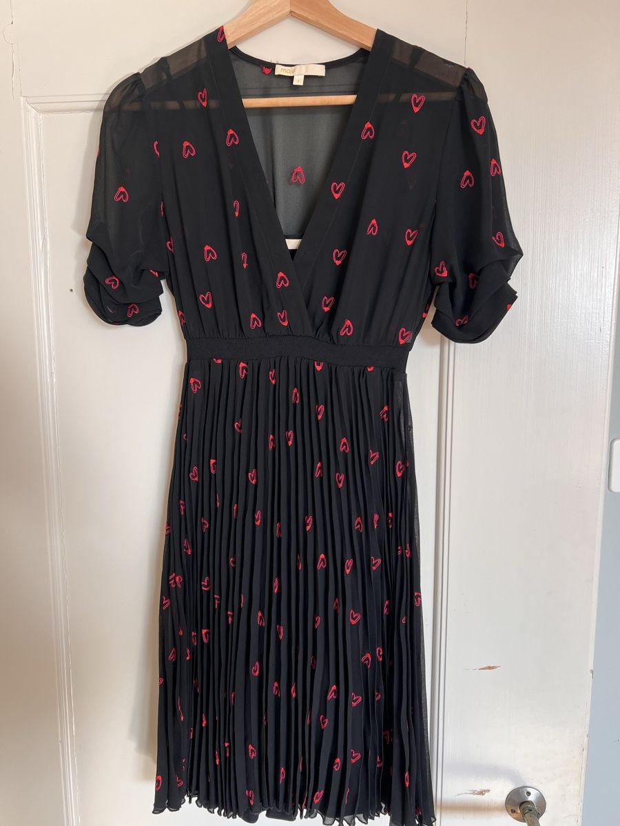 Maje Vestiti: MAJE Kleid schwarz mit Herzen Gr. XS – Nuovo (secondo la descrizione) da Zürich venduto da car_x52z