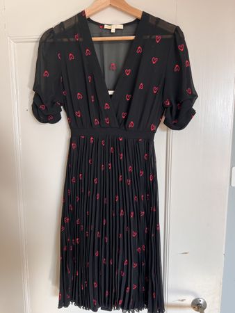 MAJE Kleid schwarz mit Herzen Gr. XS