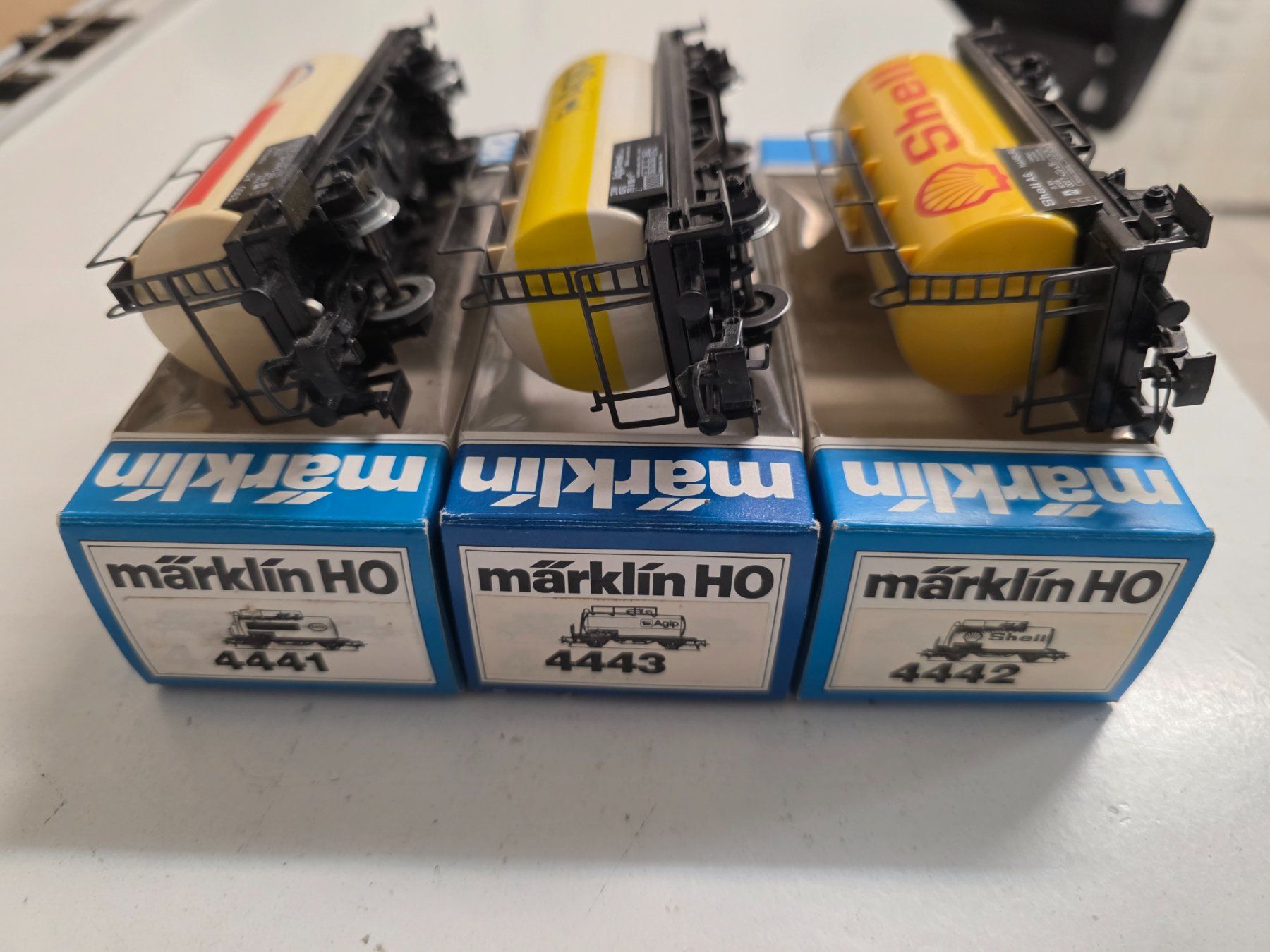 Märklin Modellini di ferrovie: Märklin 3 wagons citernes dès 1.-fr – Usato da bassecourt venduto da Paolo101 1