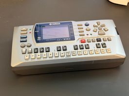 Yamaha QY100 Music Sequencer mit Netzteil und Anleitung