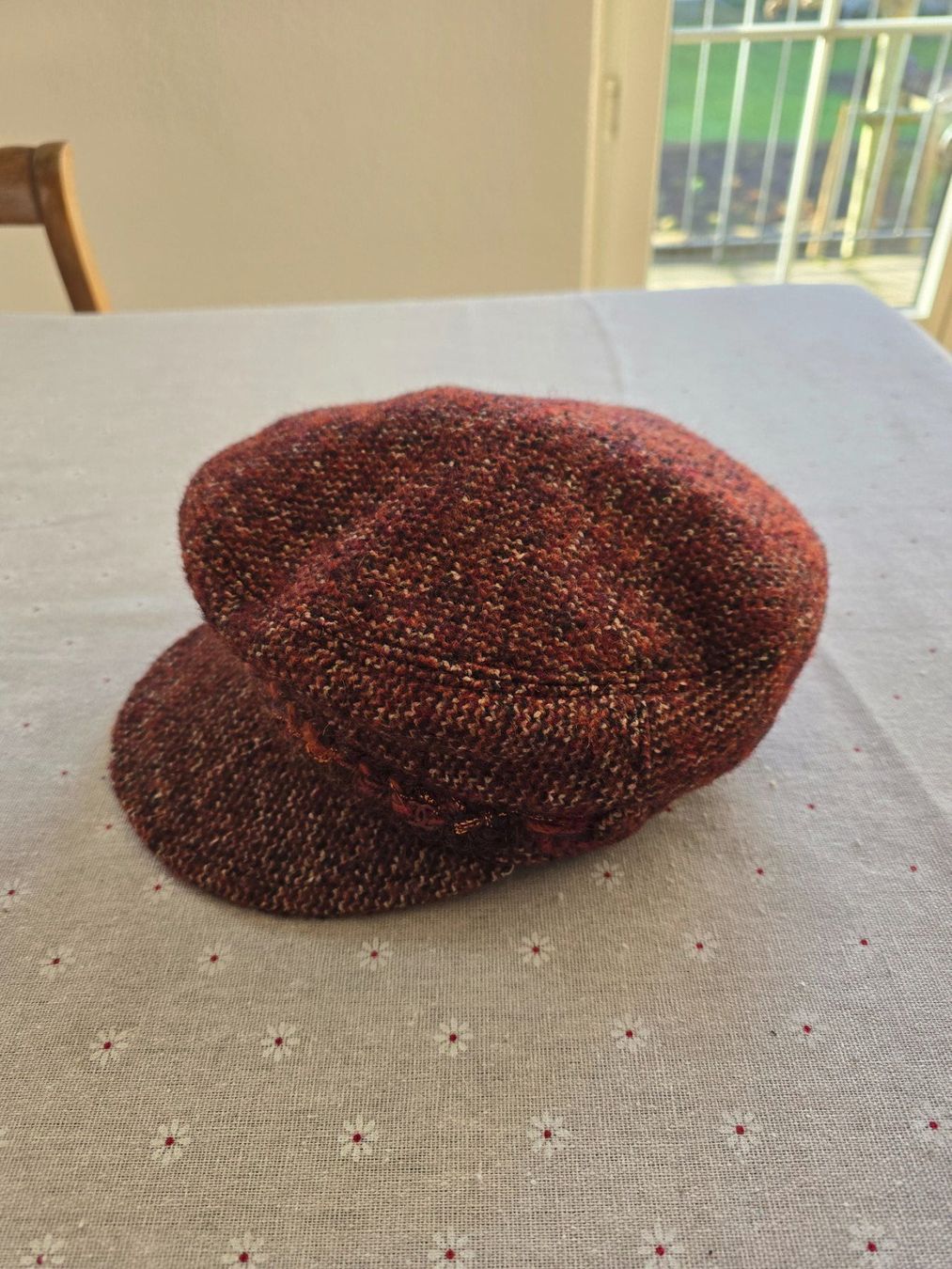 Chanel Copricapi, berretti & cappellini: Chanel Schirmmütze in Tweed – Usato da Bottmingen venduto da sandy_2 2
