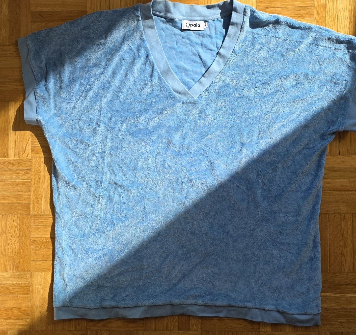 T-shirts: Pull /Tshirt bleu sans manche taille L – D'occasion à Yverdon-les-Bains par van_dq65 2