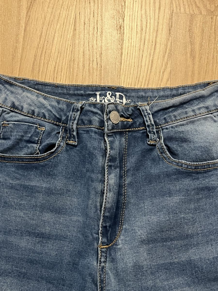 Jeans: dunkelblaue Jeans – Usato da Glis venduto da jos_hj8q 1