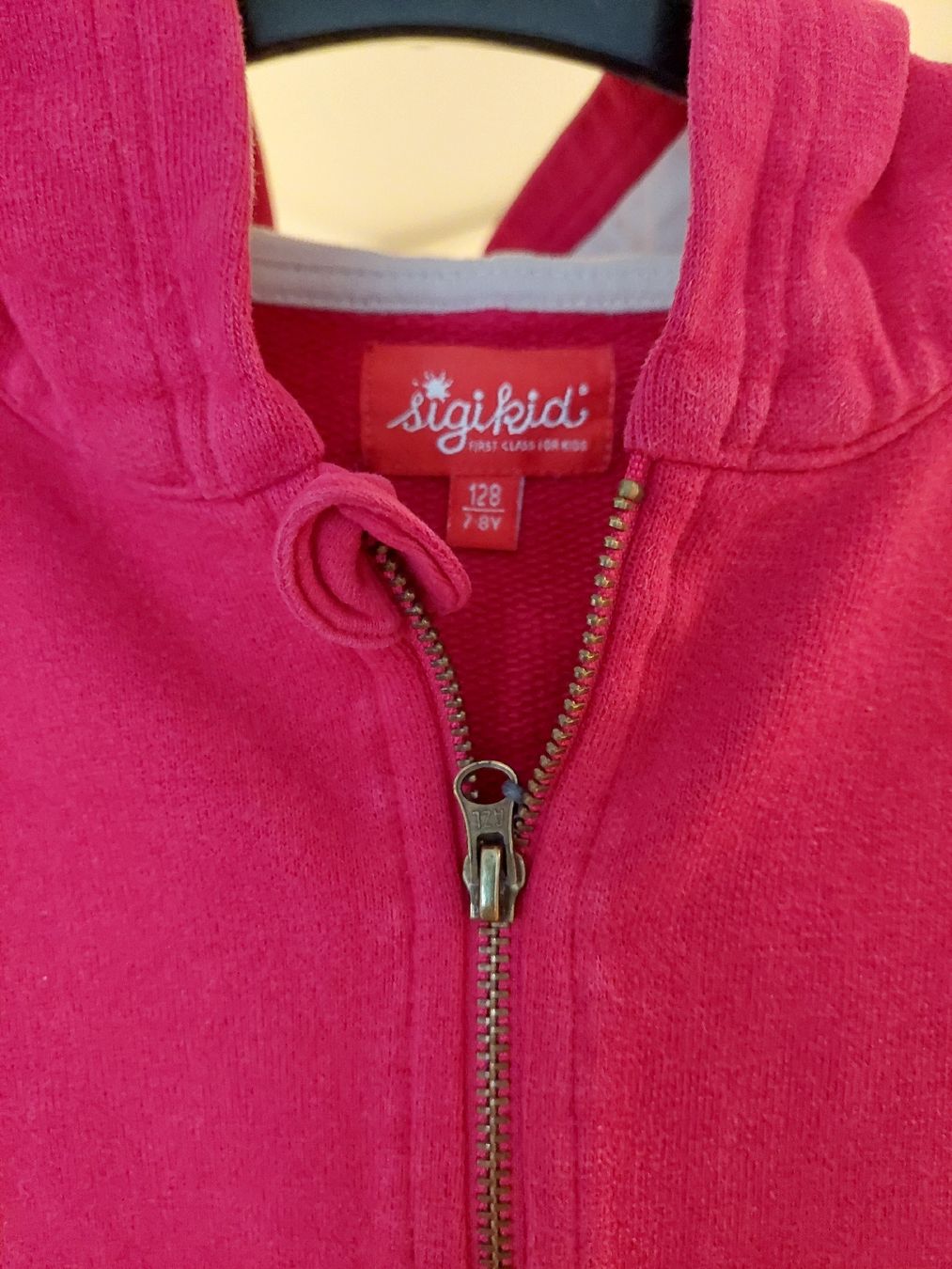 Sigikid Maglioni & Felpe: Sigikid Mädchen Kapuzenpullover Gr. 128 pink – Usato da Flims Dorf venduto da Truemorish 2