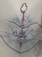 2-stöckige Etagere aus Glas mit Blumenmuster