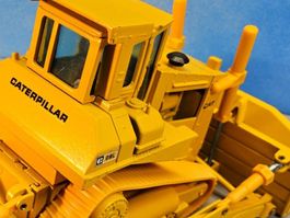 Caterpillar CAT D8L Planierraupe _ NZG 233 _ OVP _ 1:50