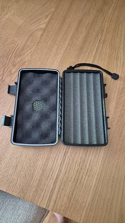 Humidore: Robuster Reisehumidor für 5 Zigarren – Gebraucht aus Zürich von nic_dvt8