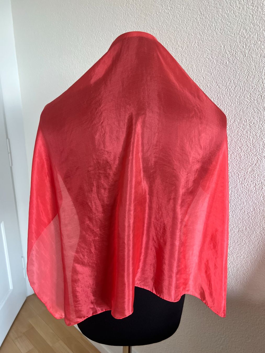 Foulard & Sciarpe: Foulard, 100% Seide, mattes Kardinalrot, NEU – Nuovo (secondo la descrizione) da Worb venduto da farben20zauber 2