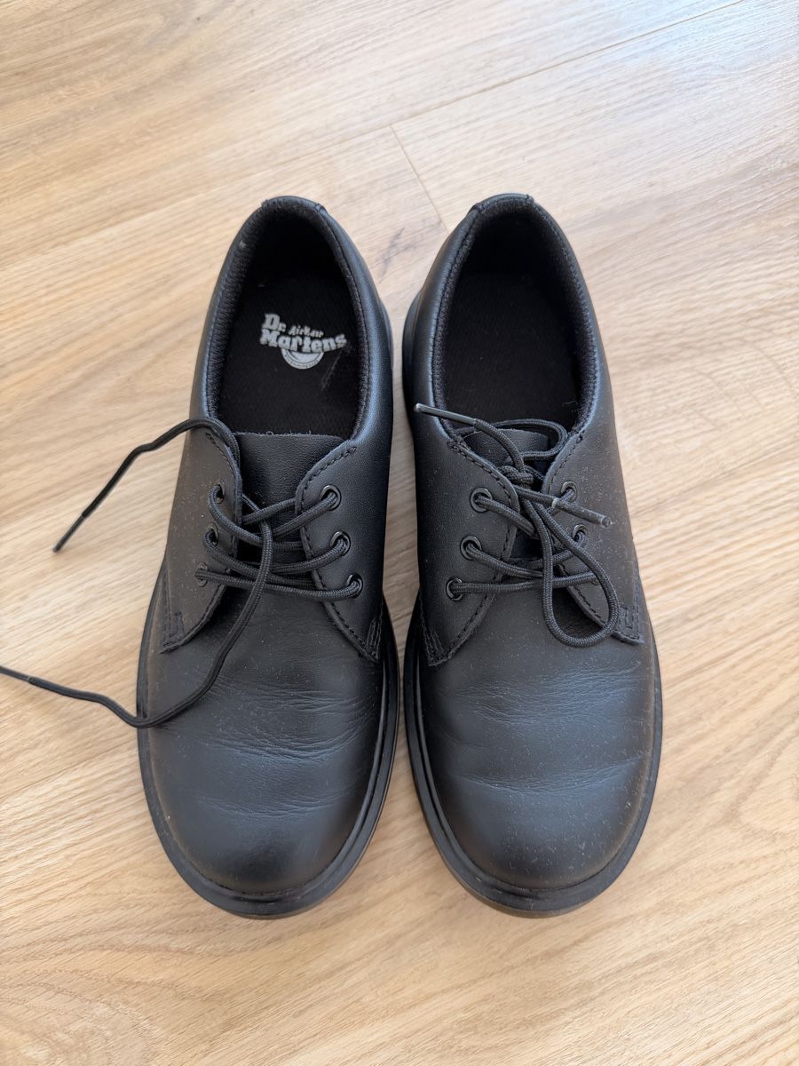 Dr. Martens Scarpe da uomo: Dr. Martens black leather shoes, size 36 – Nuovo (secondo la descrizione) da Basel venduto da alb_989f