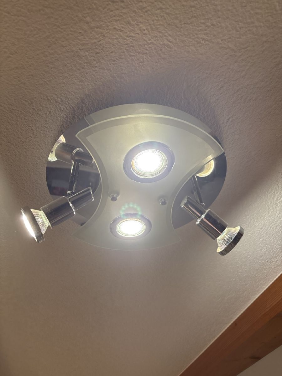 Lustres & lampes de plafonds: Deckenlampe mit 2 Spots – D'occasion à Wil ZH par Pfisti87