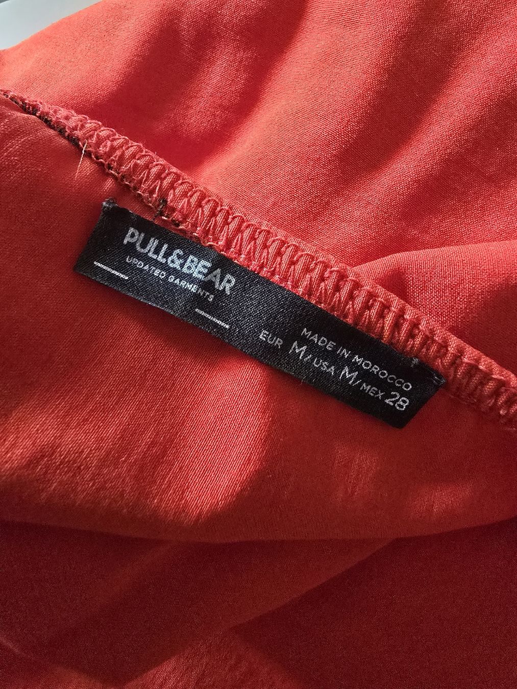 Pull&Bear Tops: Pull&Bear Top Rot Grösse M neu – D'occasion à Thalwil par Nikkita2 2