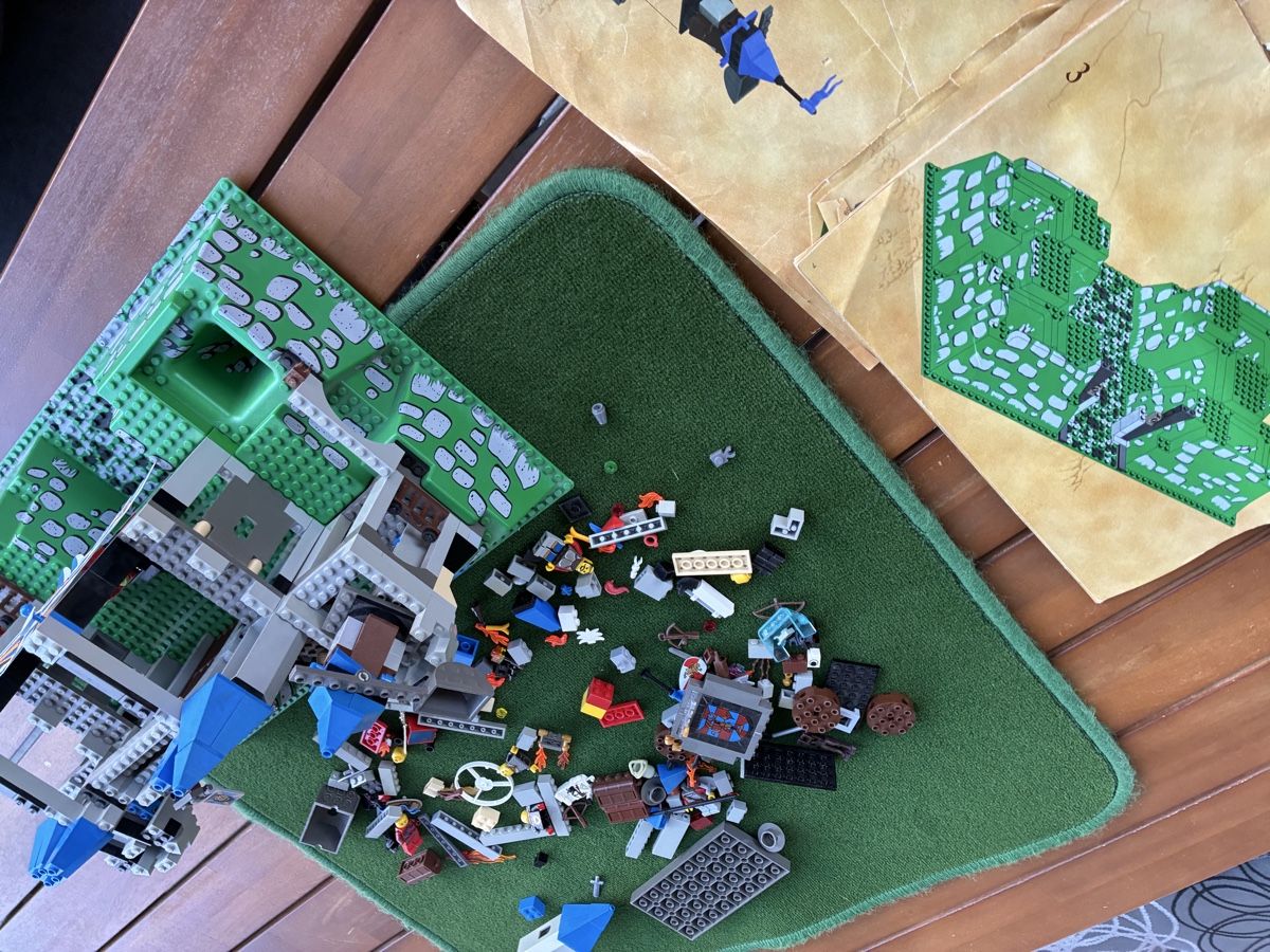Lego Kit di costruzioni: Lego Burg – Usato da Schüpbach venduto da Tluky 2