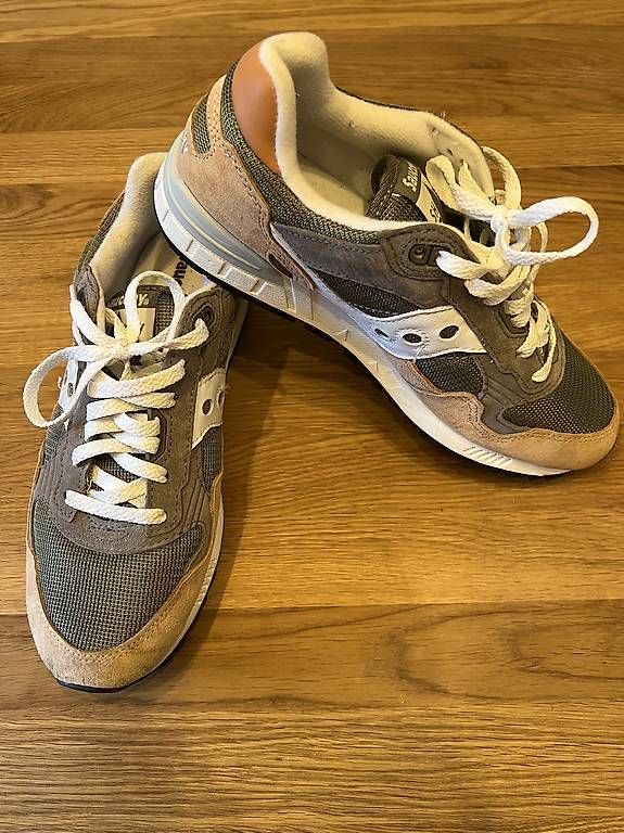 Saucony Scarpe da uomo: Saucony Sneakers Grösse 42.5 – Usato da Riehen venduto da Malackay87 1